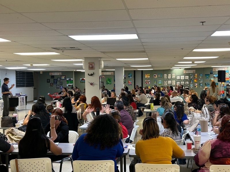 Maestros del Departamento de Educación durante el taller de Educación Humanitaria de FePA